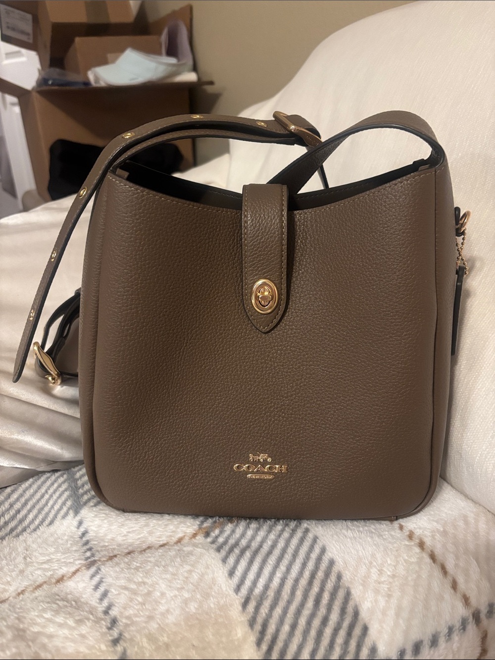 Coach Hadley Convertible Crossbody Bag in a dark stone pebble leather finish - Picture 4 of 9